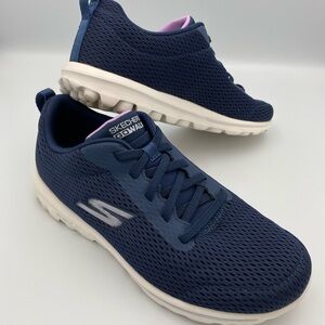 Skechers Go Walk Travel Fun Journey Slip On Sneaker Women's Sz 6.5 Navy Lavender
